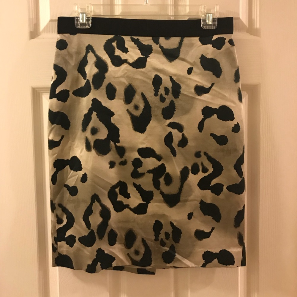 Stunning Ann Taylor animal print skirt, size 4P